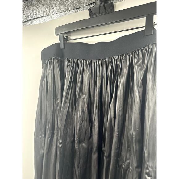 Torrid Black Premium Ponte Coated Pleated Midi Skirt Size 3 NWT - Picture 7 of 8